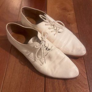 FRYE Creamy white point toe oxfords